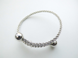 Zilveren gevlochten armband.