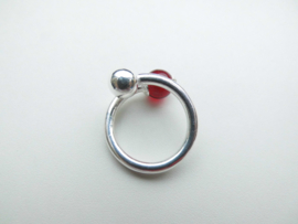Zilveren rode kraal-bal boei ring. (overlap)