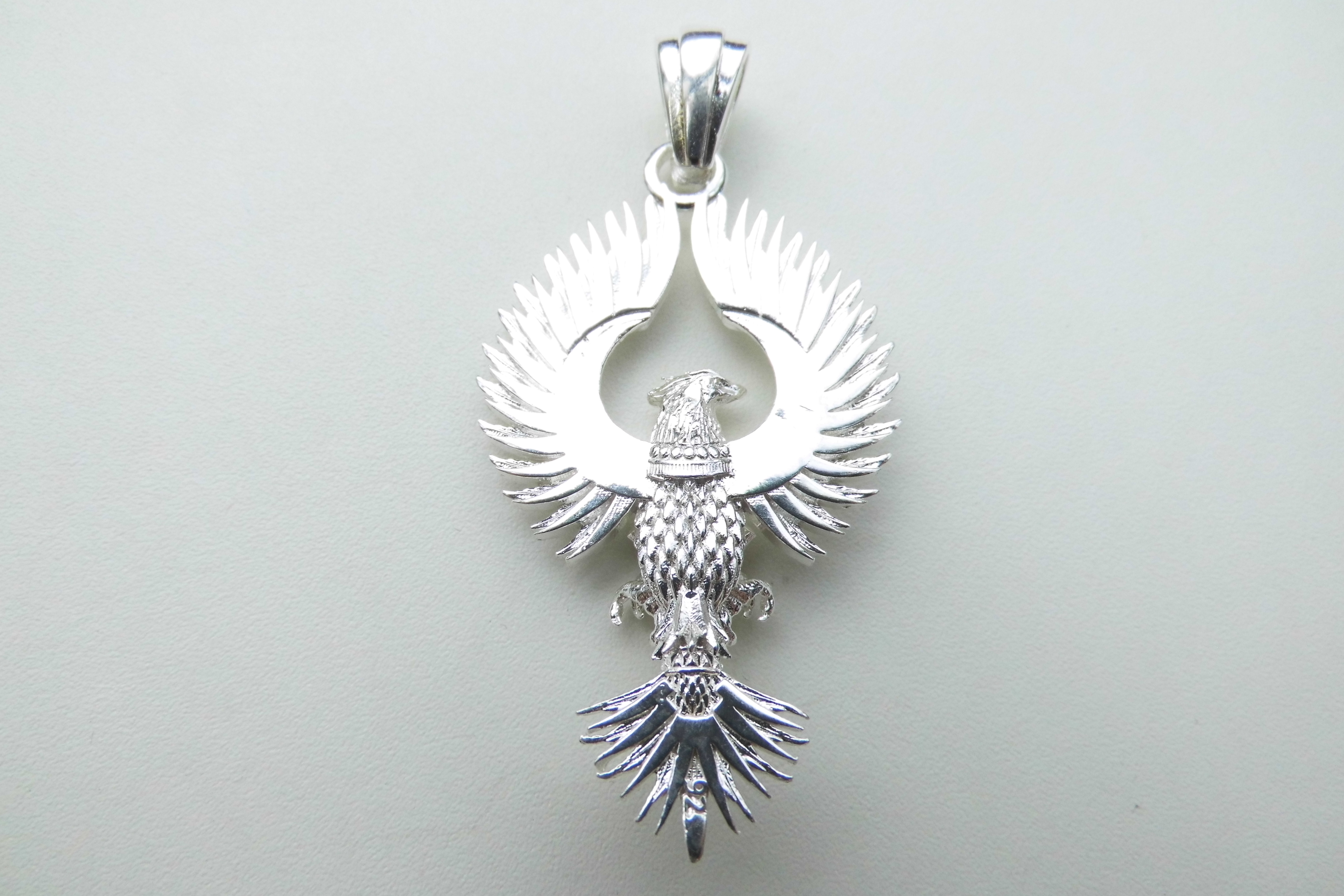 Zilveren Garuda adelaar hanger.