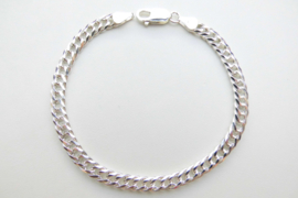 Zilveren platte tarate bracelet.