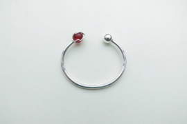 Zilveren rood-bal baby boei armband.