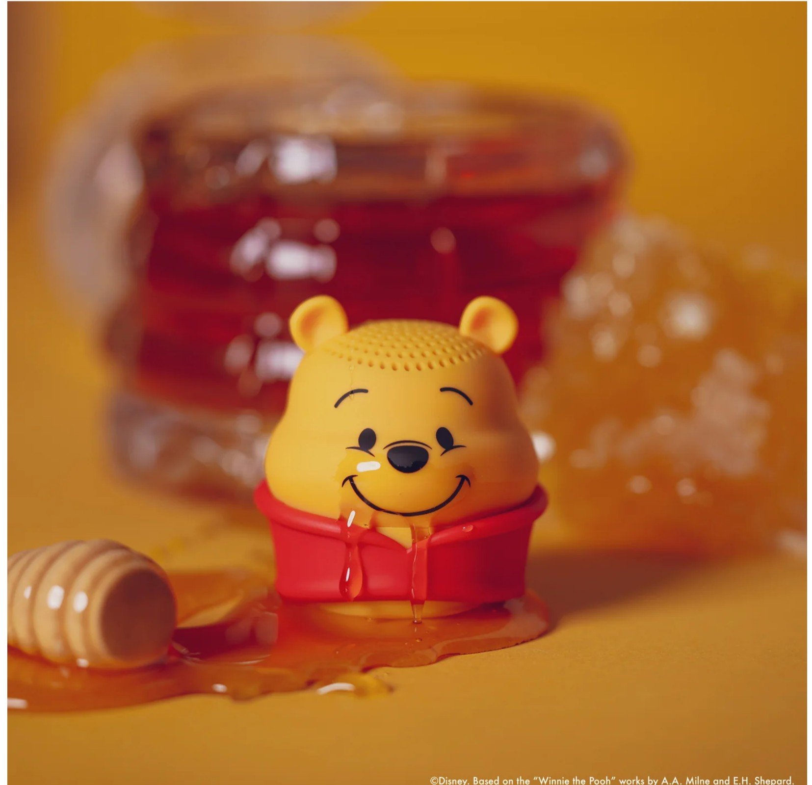 WINNIE THE POOH - Mini Bluetooth Speaker - Bitty Boomers