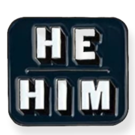 Pin "he/him", blauw