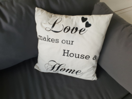 Woonkussen Love makes our House a Home
