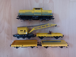 Marklin ''Gleisbau" set plus 2 extra wagons