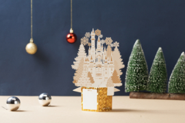 3D Pop up goud wit kerstkaart met sneeuwvlokken en kerstboom