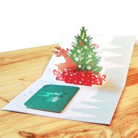 3D Kerstkaart met pop up Grote kerstboom Arrenslee Hertje en Cadeautjes Merry Christmas incl. berichtenpaneel