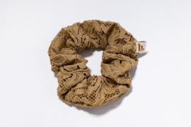 scrunchie broderie beige