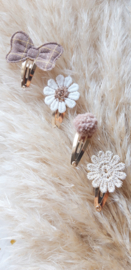 mini hairclips Lore