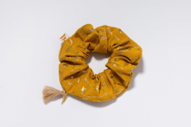 scrunchie charm arrow