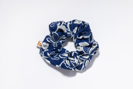scrunchie blue flowers