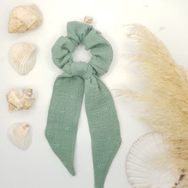srunchie scarf broderie old green