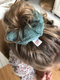 scrunchie broderie old green