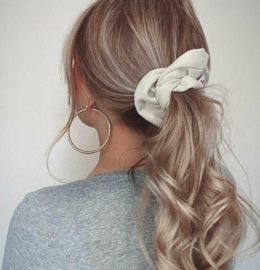 scrunchie suède look beige