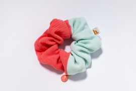 scrunchie charm coral & mint