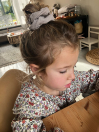 scrunchie broderie taupe