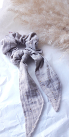 srunchie scarf taupe golden dots