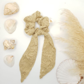 srunchie scarf lace taupe