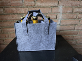 Eigen ontwerp Vilten sixpack tas