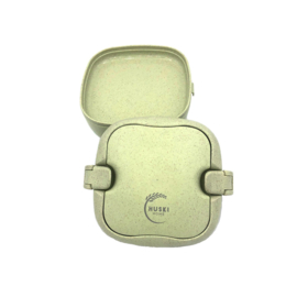 Multi-compartment reusable lunch box in pistachio