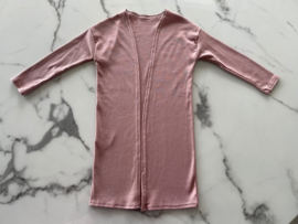 Meisjes kledingset 3 delig "Amour" bestaande uit een t-shirt, flared broek en een vest in een oud roze kleur en ribstof