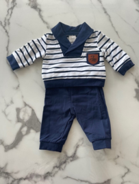 Baby jongens set 2 delig wit met donkerblauw bestaande uit een trui en broek