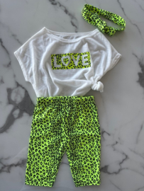 Baby meisjes set 3 delig "Love" in de kleur Lime bestaande uit een t-shirt, broek en haarband
