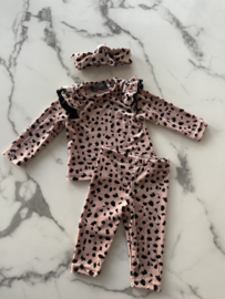 Baby meisjes set 3 delig panterprint roze bestaande uit een trui, broek en een haarband