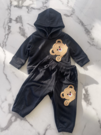 Baby jongens jogging set 2 delig bestaande uit een broek met een sweater met een leuke beer "Zwart"