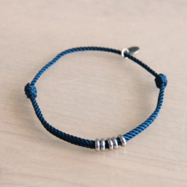 Twisted koord met ringen – donkerblauw/zilver