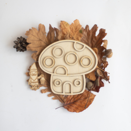 Houten speeltray - Kabouterhuisje  met kabouter -