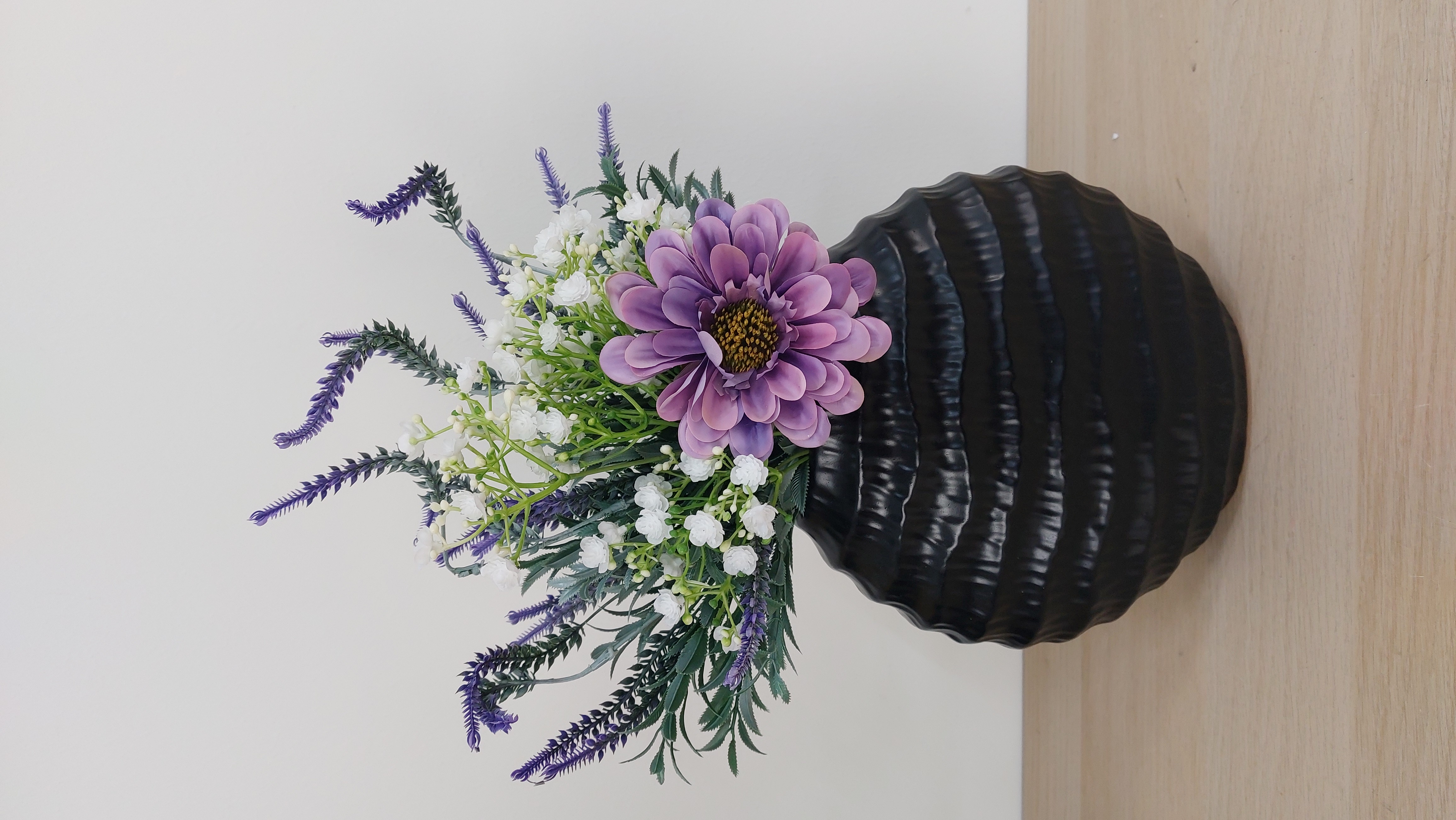 Vaas inclusief sierbloemen