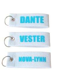 Sleutelhanger vilt dubbel wit met naam