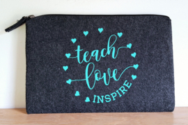Etui vilt tekst teach/love/live groen