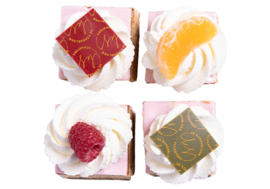 Oranjekoek petit four met slagroom