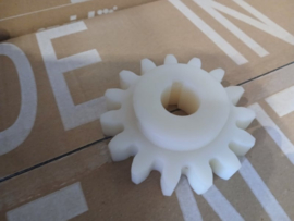 HERAS en B&G tandwiel met 15 tanden Module 6 .  (ho)