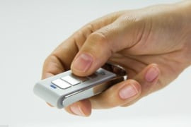 10x Quiko qk-m04 handzender design, rolling code . 433Mhz. Art. 4008  €24,95  p/st.  (QU)