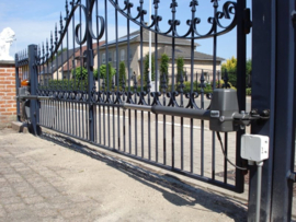 Quiko NEO 400 NEW 230v. linker motor, professional. voor poorten met vleugels van 1,5 tot 4 meter en tot 700kg.  (QU)