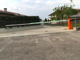 Quiko ICARUS 30KIT automatische alu slagboom met 3 meter lange boom zonder steunvork. (QU)