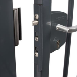 Inbraakwerende beschermingsplaat voor standaard en Modulec slotvangers - RAL7016 Art. nr. SHIELD7016 prijs per Stuk(s) excl. BTW