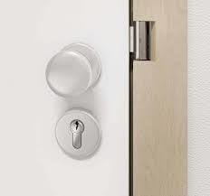 Maasland universele electrische deuropener. zowel links als rechts toepasbaar. Art. 0875 A10U  (HO)