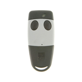 Handzender 2 kanaals - Cardin S449 serie Art. nr. MSLHANDZENDER2K prijs per Stuk(s) excl. BTW