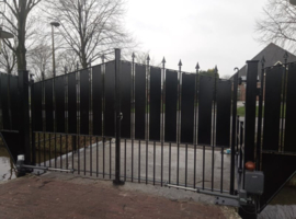 Quiko NEO 400 NEW 230v. linker motor, professional. voor poorten met vleugels van 1,5 tot 4 meter en tot 700kg.  (QU)