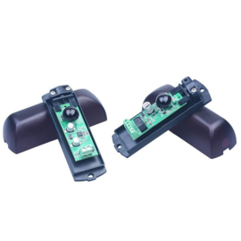 Set K609, Universele IR Fotocellen, 180 graden richtbaar. Bereik 15 meter. Met maak en verbreek contacten. toepasbaar op elk merk automatisering.Art. 4609  (QU)