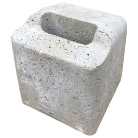Beton aanslagblok,  Poortstop, hoog 260x270x275 mm Art. nr. BETONAANSLGBH  (TH)