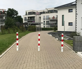 Parkeerpaal vierkant 70 mm, uitneembaar, met driehoekslot  (PO)