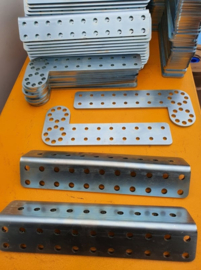 Beugelset universeel voor elk type poortopener. Onmisbaar voor openslaande garagedeuren en naar buiten draaiende hekwerken. 2x Art. 0301  (QU)