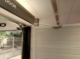 Ditec Arc , knikarm motoren. 24V, voor openslaande garagedeuren. Voor intensief gebruik.  (HO)