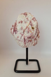 Roze Toermalijnkwarts op standaard