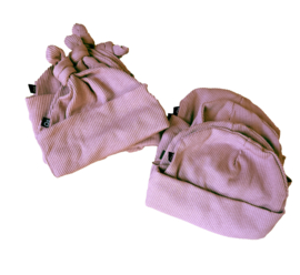 babymutsje oud roze
